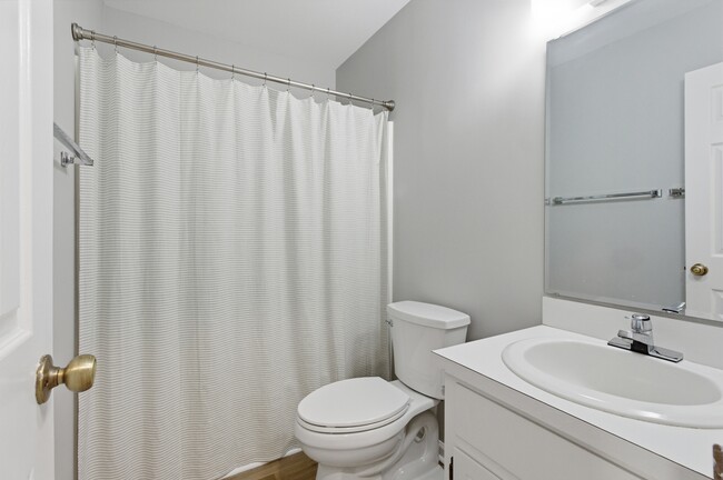 Building Photo - 101 Gatewood Dr