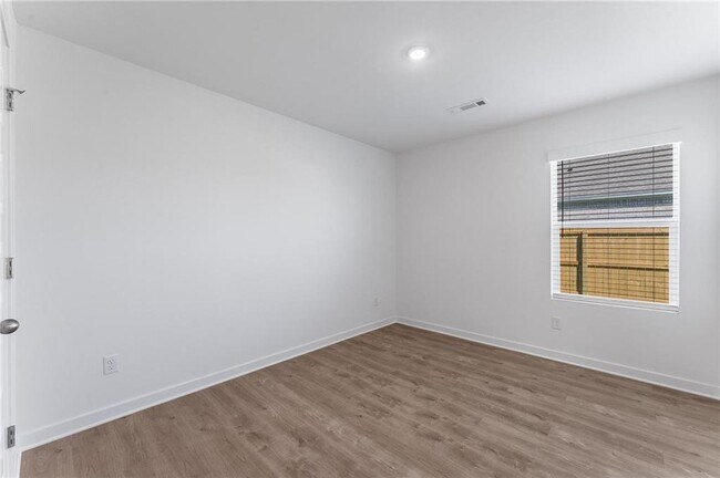 Building Photo - 540 Arizona St