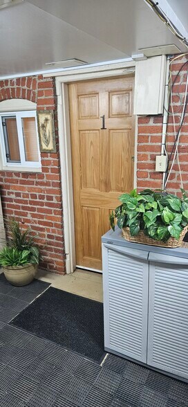 Apartment Entry - 5737 13th St NW