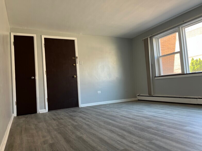 Building Photo - 3601 W 79th St