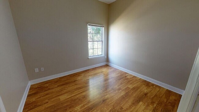 Building Photo - 9311 Clifton Meadow Dr