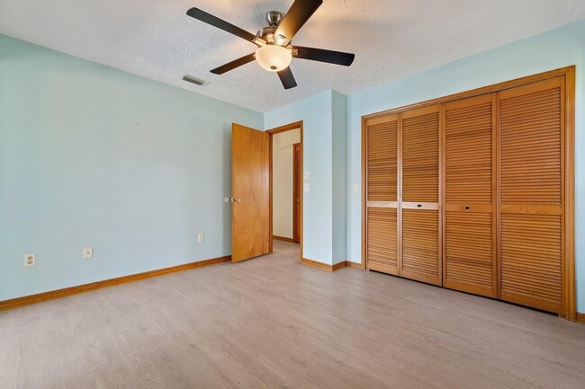 Building Photo - 149 NE Sagamore Terrace