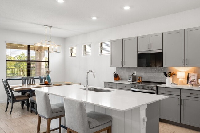 Building Photo - 5892 SE Sky Blue Cir