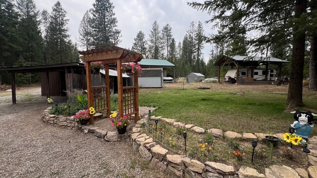 Building Photo - 39210 N Ponderosa Ln