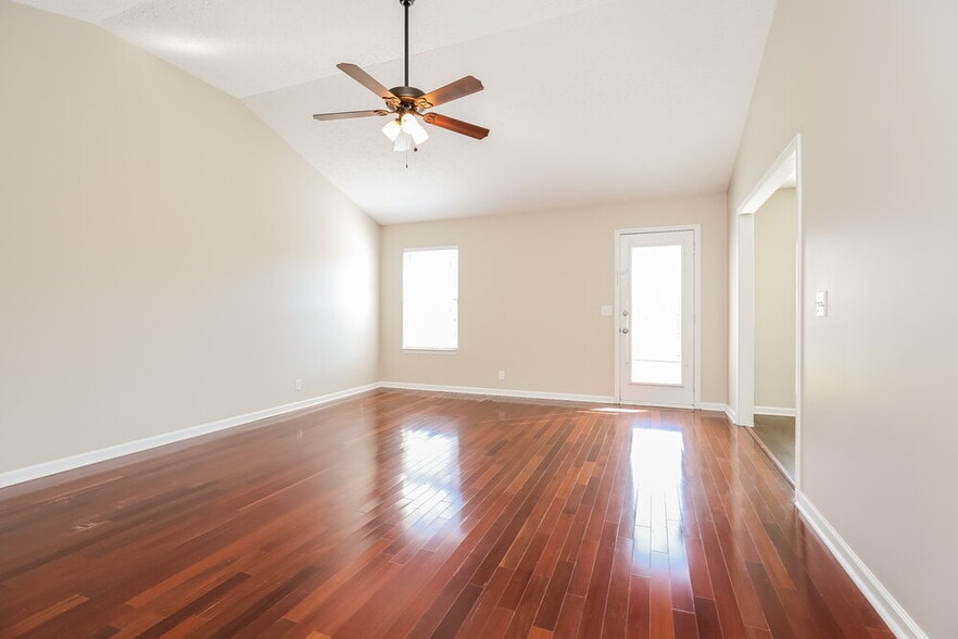 Building Photo - 1179 Everton Dr