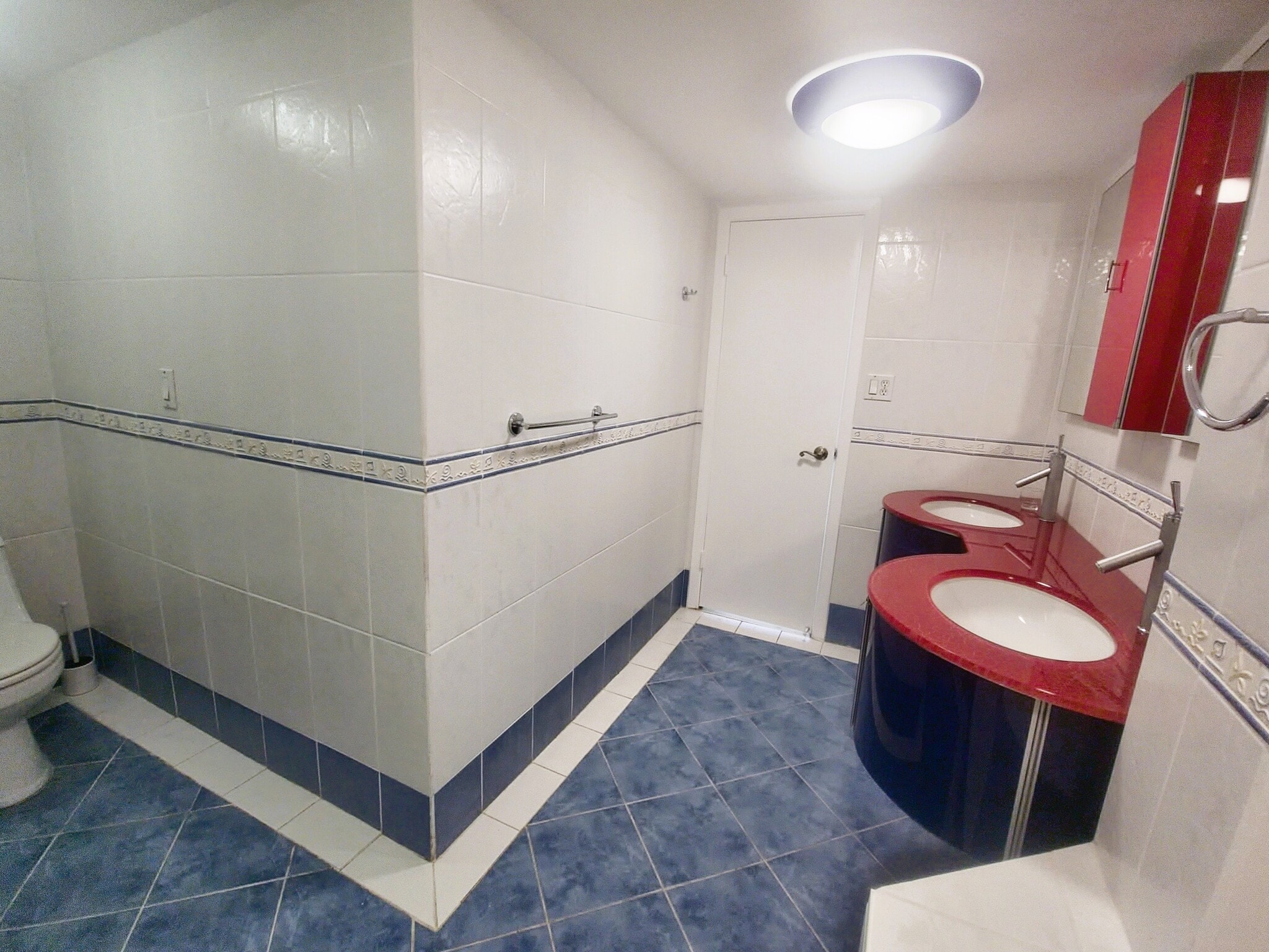 Building Photo - 1833 S Ocean Dr