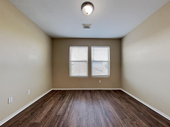 Building Photo - 503 Pine Cluster Ct