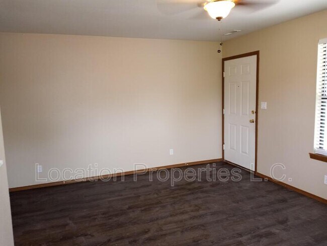 Building Photo - 950 Monterey Way