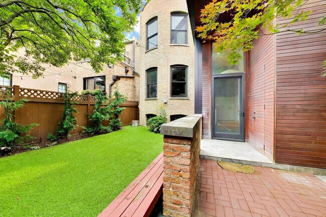Building Photo - 3752 N Wayne Ave