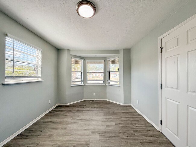 Building Photo - Renovated 4BR/2BA Pool Home in Jacksonville, FL | Fenced Yard | Pets Welcome