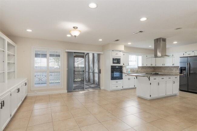 Building Photo - 715 Trademark Pl