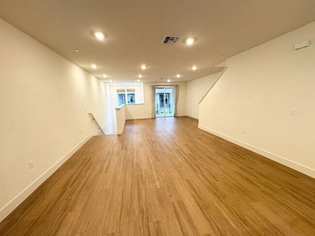 Building Photo - Perfect Shape Dublin Home in The Boulevard...