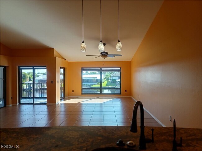 Building Photo - 5515 SW 12th Ave