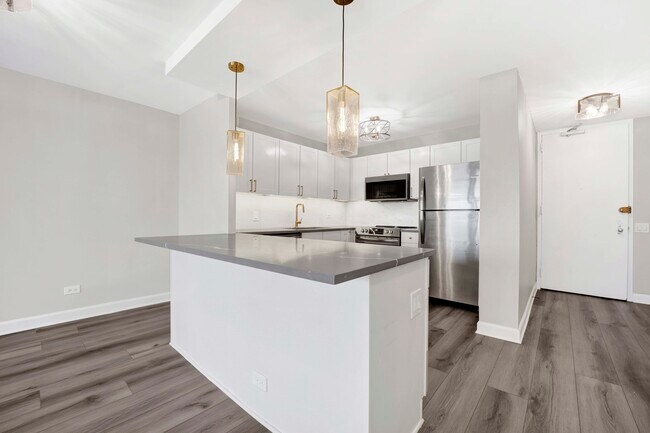 Building Photo - 30 E Huron St