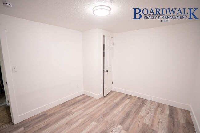Building Photo - Newly Remodeled 3 Bedroom East of Harrison Blvd!