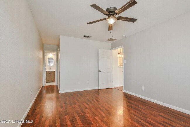 Building Photo - 410 Prentiss Ave