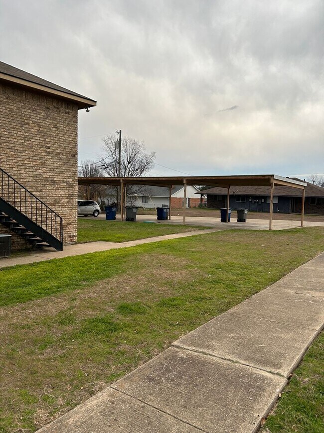 Building Photo - 5510 Brookview Ct