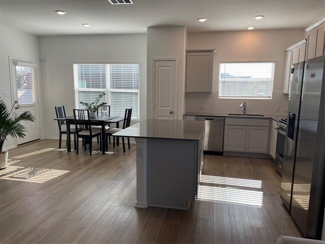 Building Photo - 129 Starflower Cv