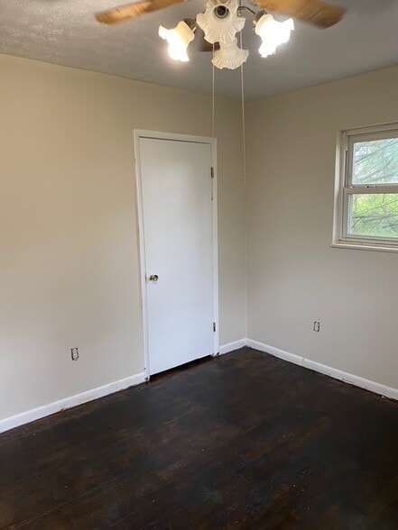 Building Photo - 4783 Skyline Dr