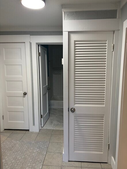 Building Photo - 5329 Cherry St