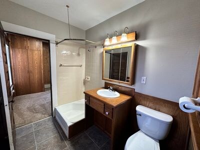 Building Photo - 2551 Eastern Ave SE