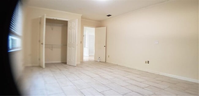 Building Photo - 4083 Deerbrook Way SW