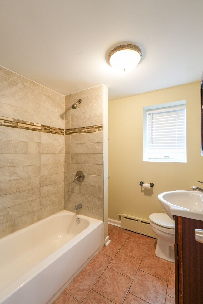 Building Photo - Passyunk Area great one bed with patio