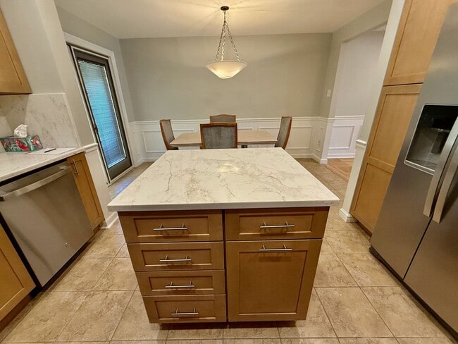 Building Photo - RARELY Offered completely RENOVATED PACKER PARK 3 Bedroom/2.5 Bath HOME w/ Central AC-HARDWOOD Fl...