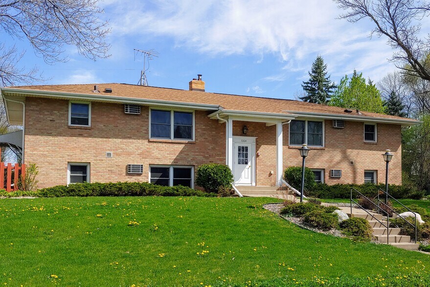 Building Photo - 7224 33rd Ave N