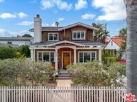 Building Photo - 933 Venezia Ave