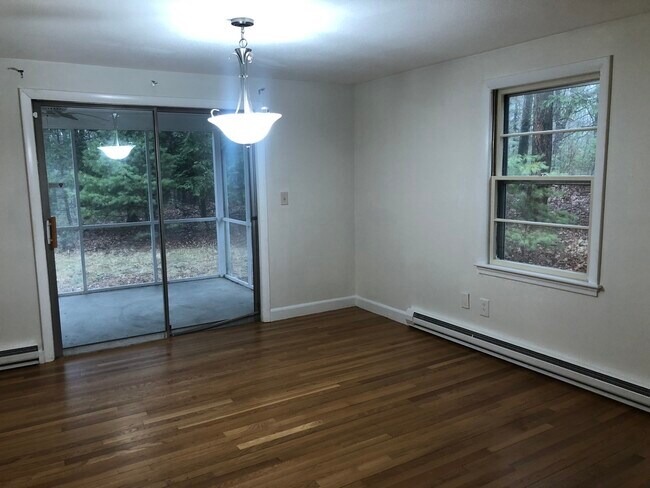 Building Photo - 53 Deerhaven Rd