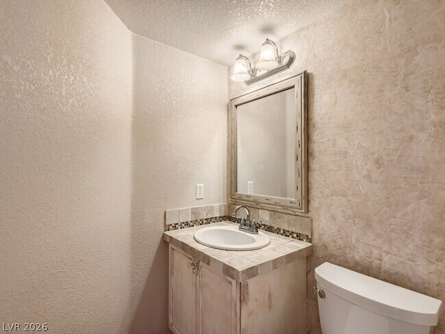 Building Photo - 1045 Grammy Dr