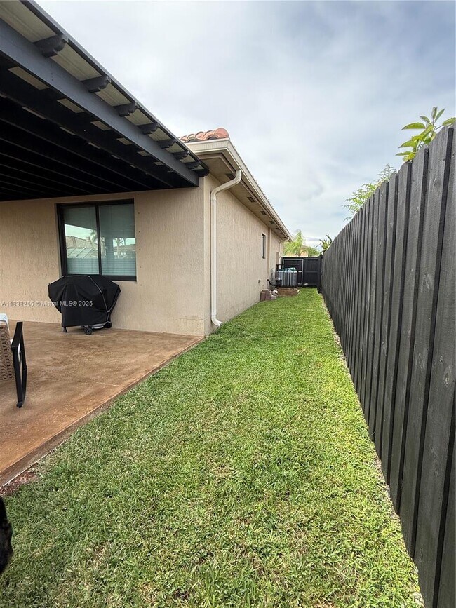 Building Photo - 13232 SW 274th Terrace