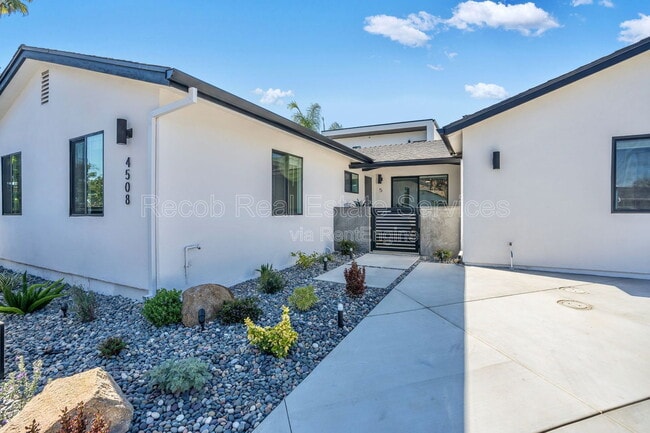 Building Photo - 4506 Moraga Ave