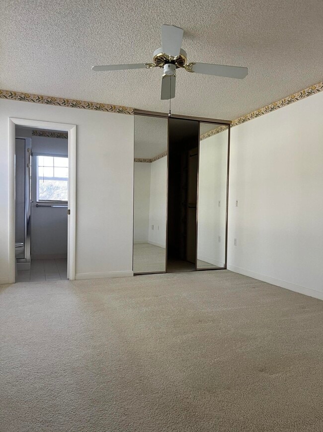 Building Photo - 36 Danbury Ct