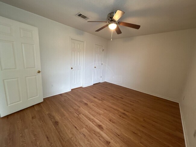 Building Photo - 1407 Dugger Cir