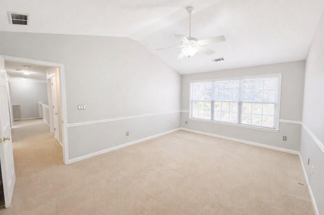 Building Photo - Spacious Home with Open Layout in Prime Johns Creek Location