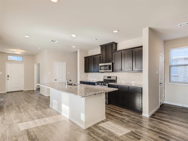 Building Photo - 2185 Barx Dr