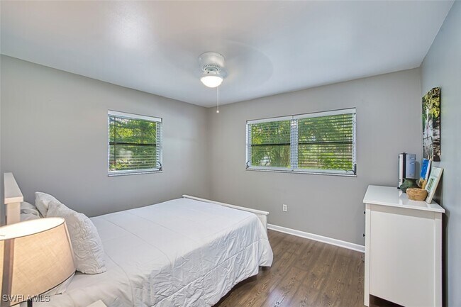 Building Photo - 4459 Flamingo Dr