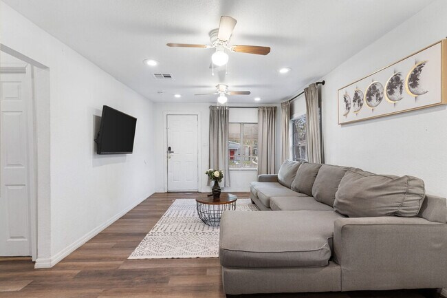 Primary Photo - 4805 N 37th St