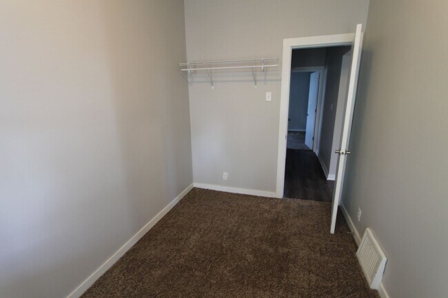 Building Photo - Lovely South Omaha Home. Available Soon!  Appliances Included