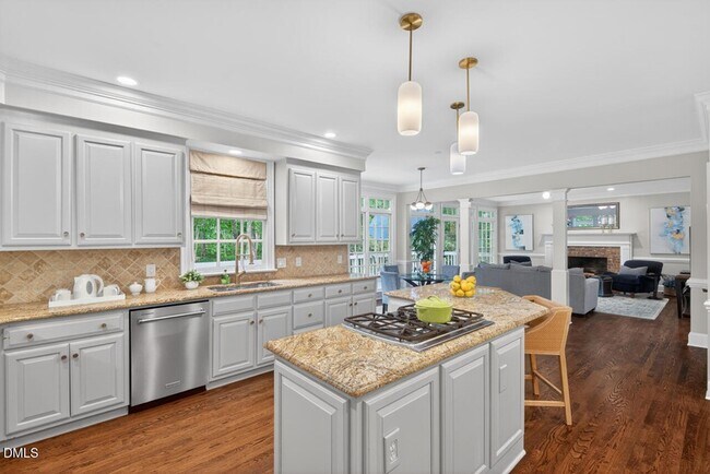Building Photo - 1202 Summerville Ln