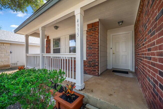 Building Photo - 4935 Dahlia Terrace