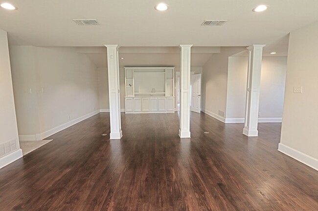 Building Photo - 4821 New Hope Rd