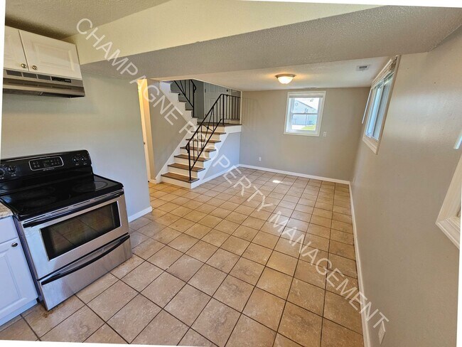 Building Photo - 1307-1309 N Arrowhead Ridge