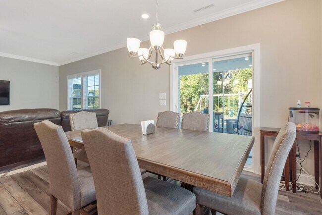 Building Photo - AVAILABLE in July Charming 3-Bedroom, 2-Bath Ranch-Style Home