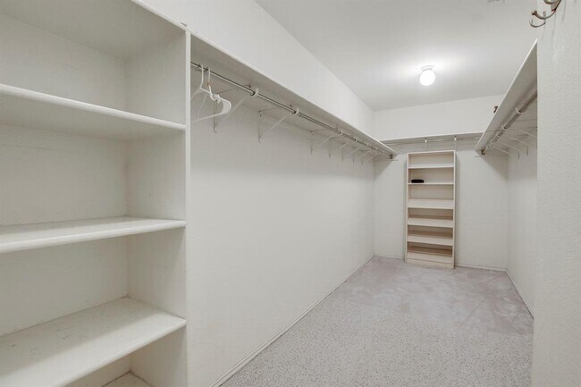 Building Photo - 1625 Balsam Way