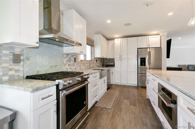 Building Photo - 22 Olive St