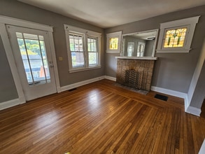 Building Photo - 2025 New Linden Rd