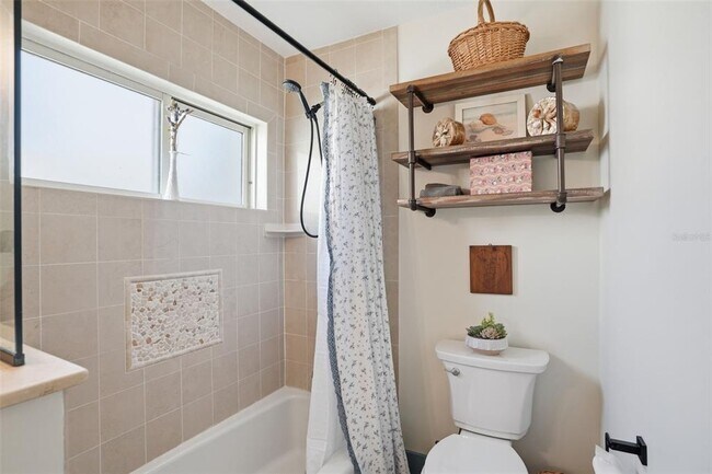 Building Photo - 759 Lantana Ave